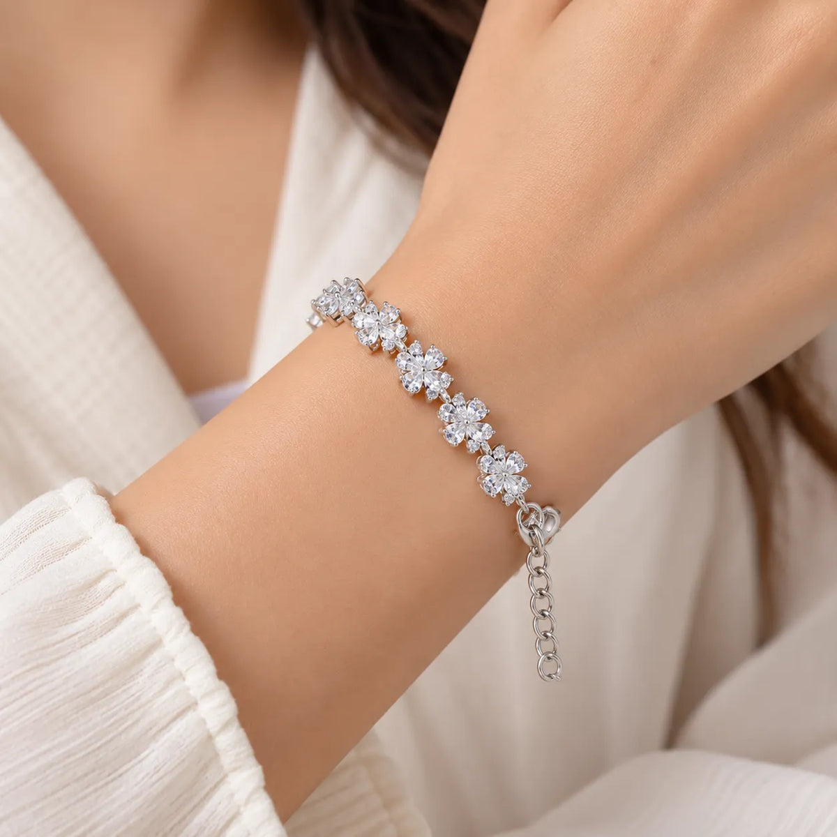 Silver Floral Stone Bracelet for Women – Adjustable Flower Design Bracelet